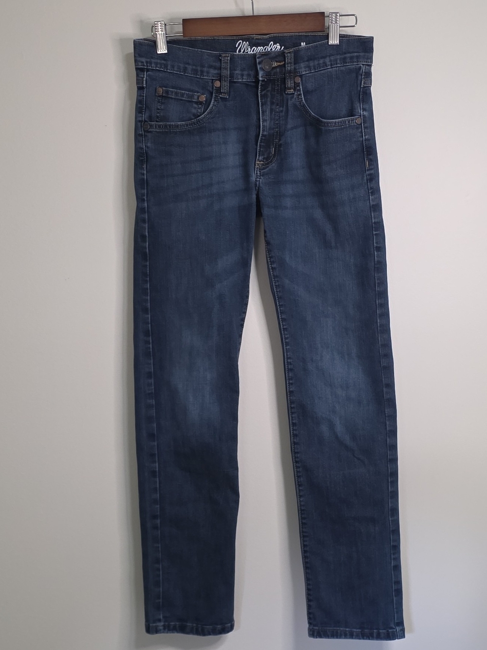 Wrangler Authentics Slim Straight Medium Wash Blue Denim 5-Pocket Jeans 29x32